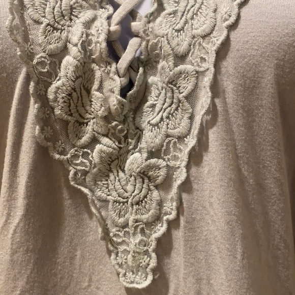 American Eagle Soft & Sexy Long Sleeve Lace Up Top in gray teal size S - Picture 3 of 10